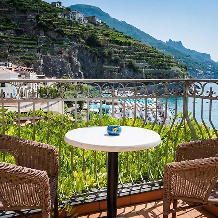 帕拉佐维吉优斯酒店 米诺利